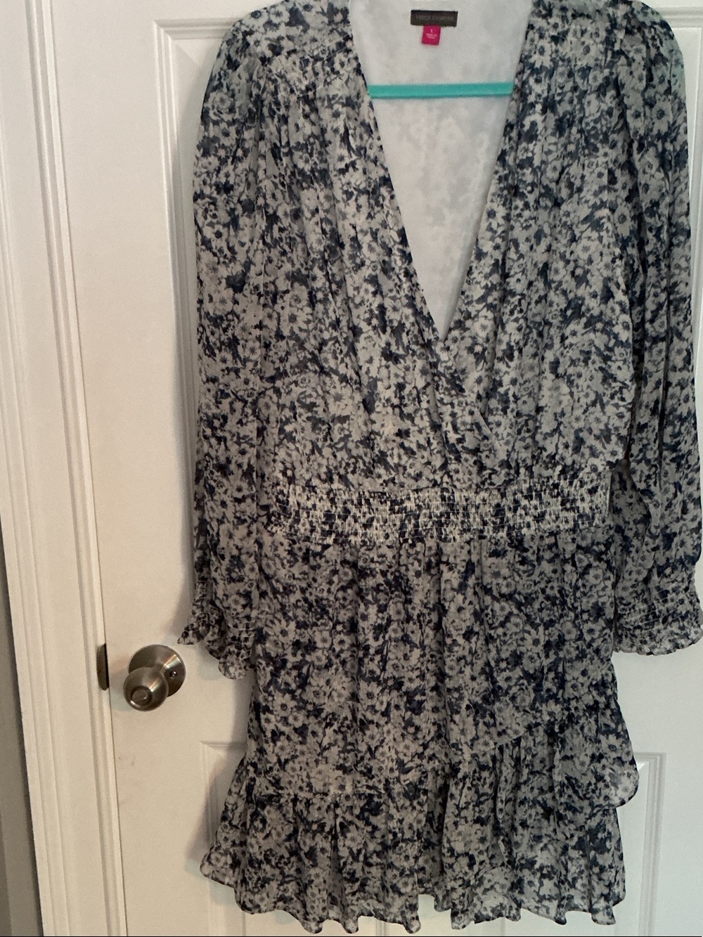 Vince Camuto White and Navy Floral Wrap dress NWT